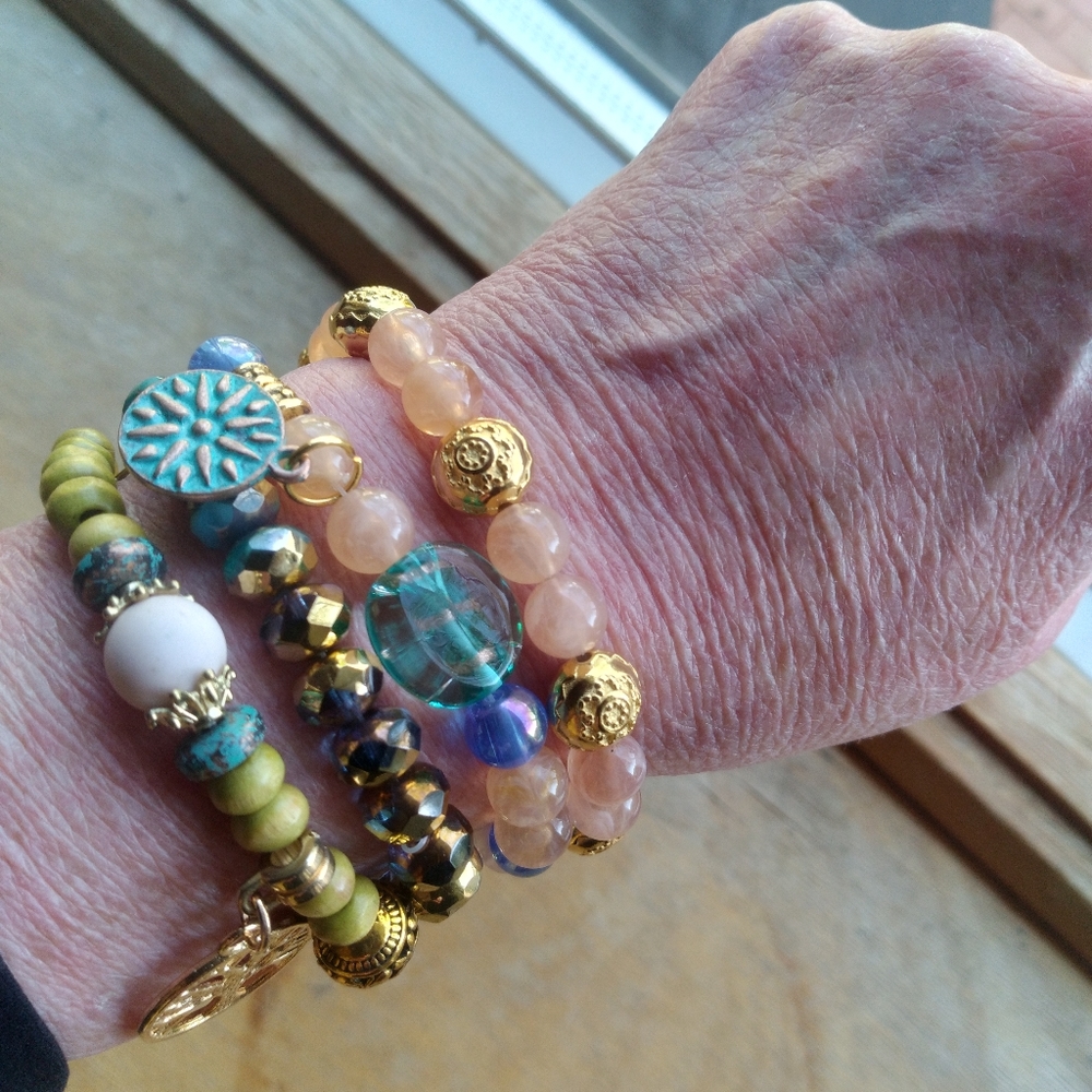 Boho Stretch Bead Bracelets 🌼 - Picture 2 of 10